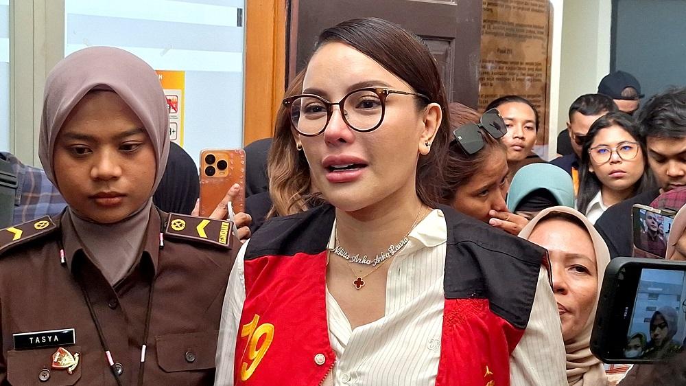 Nikita Mirzani Desak Hakim Buka Rekaman Video Call Reza Gladys di Persidangan