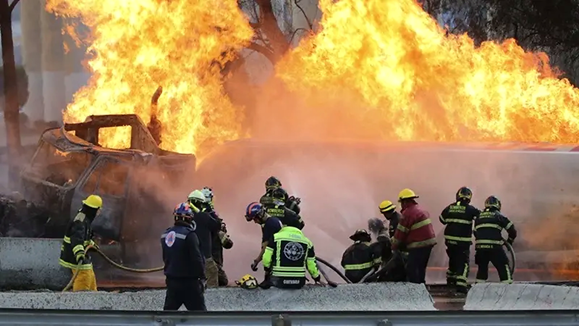 Ledakan Truk Tangki Gas di Meksiko: 8 Tewas, 90 Terluka, Kronologi Lengkap