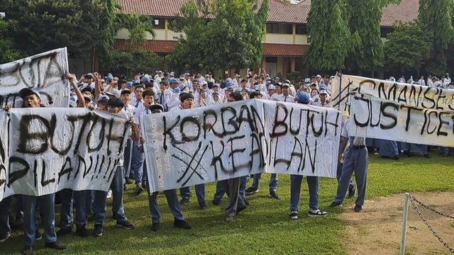 Demo Siswa SMA