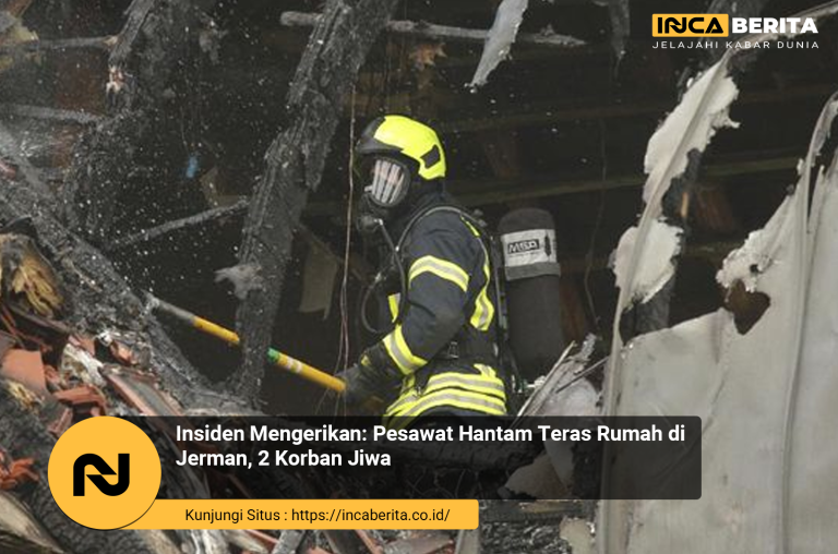 Pesawat Hantam Teras Rumah