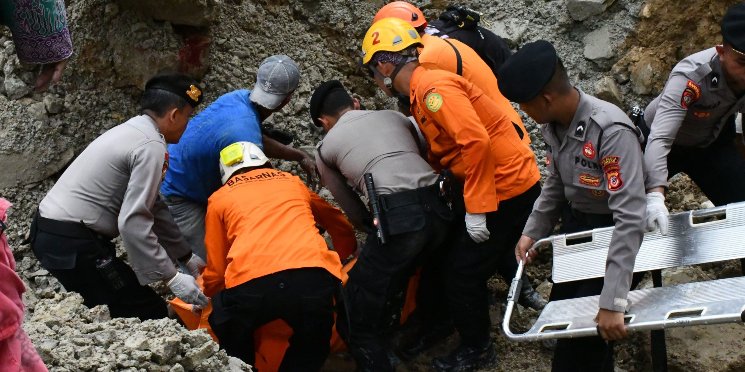 Longsor Gunung Kuda Cirebon: 14 Tewas, 8 Masih Tertimbun