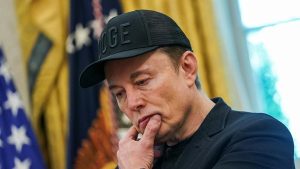 Elon Musk Dapat Kado