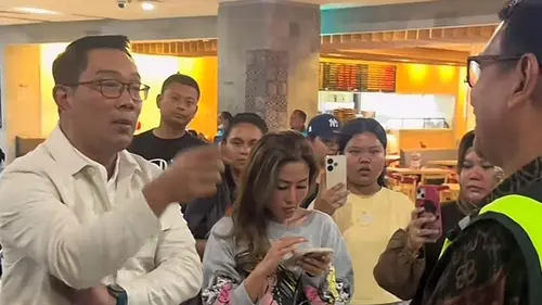pesawat delay