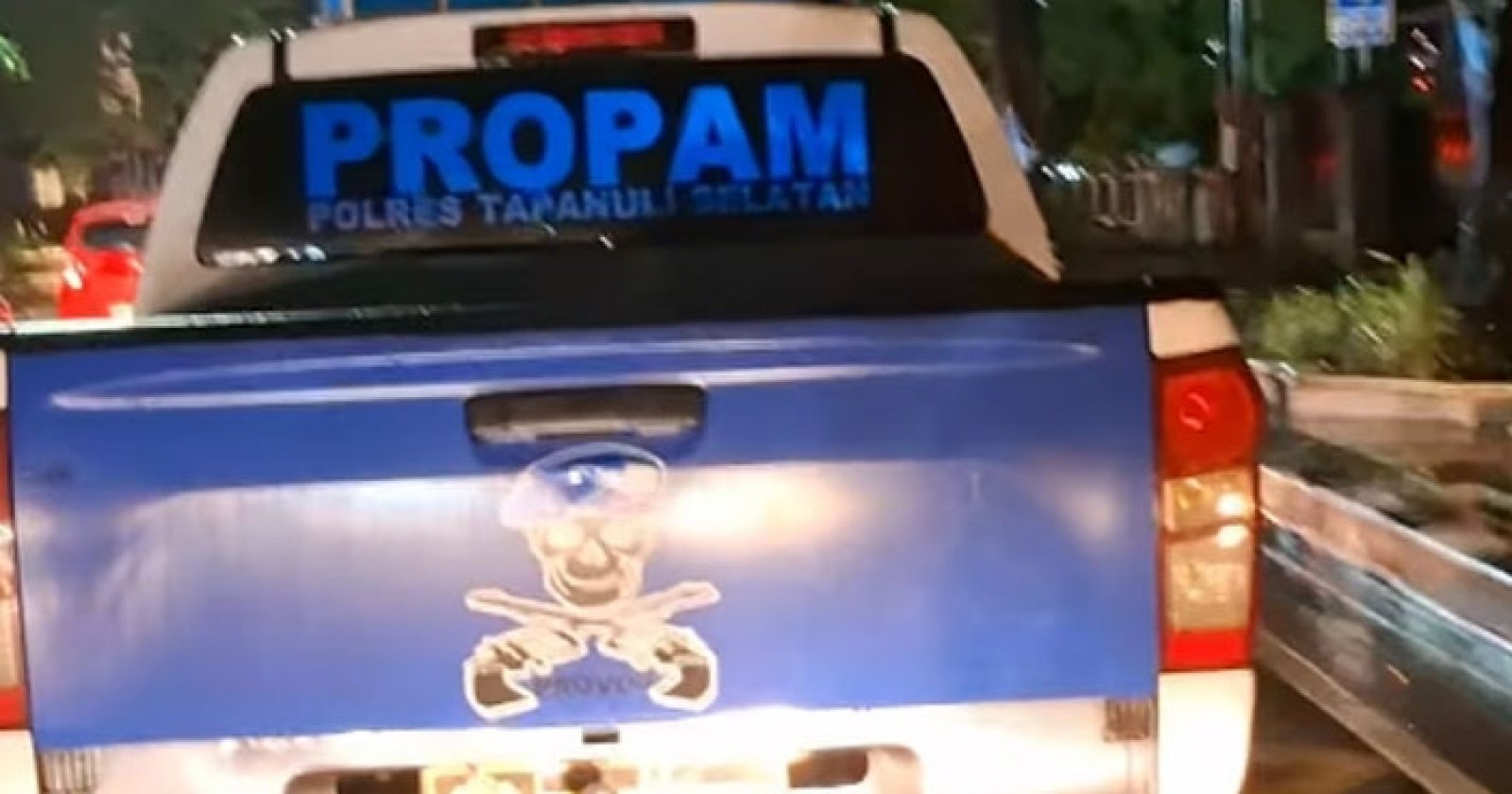Mobil Propam Ugal-ugalan Ternyata Dikendarai Anak di Bawah Umur: Fakta Mengejutkan!