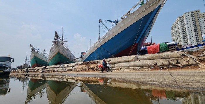 Tanggul Sunda Kelapa Jebol