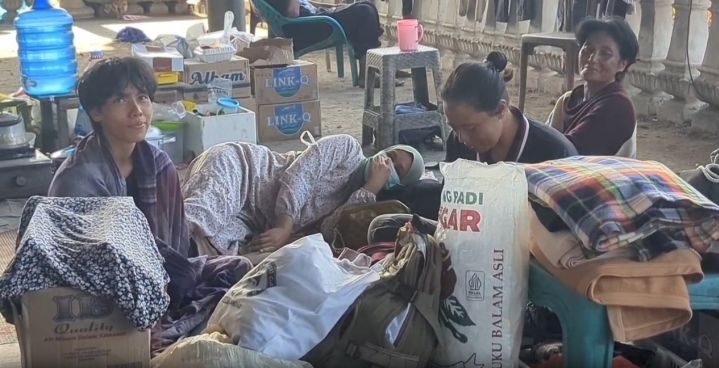 Pengungsi di Sumatera Keracunan