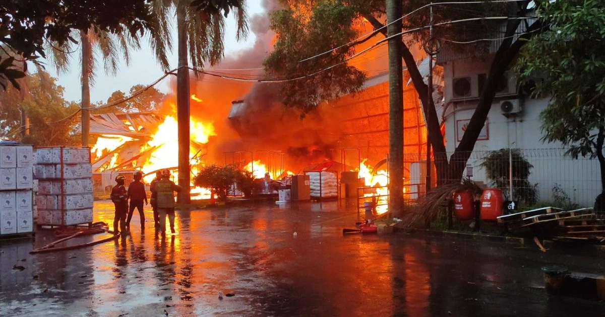 Kebakaran Pabrik Plastik Wanaherang 