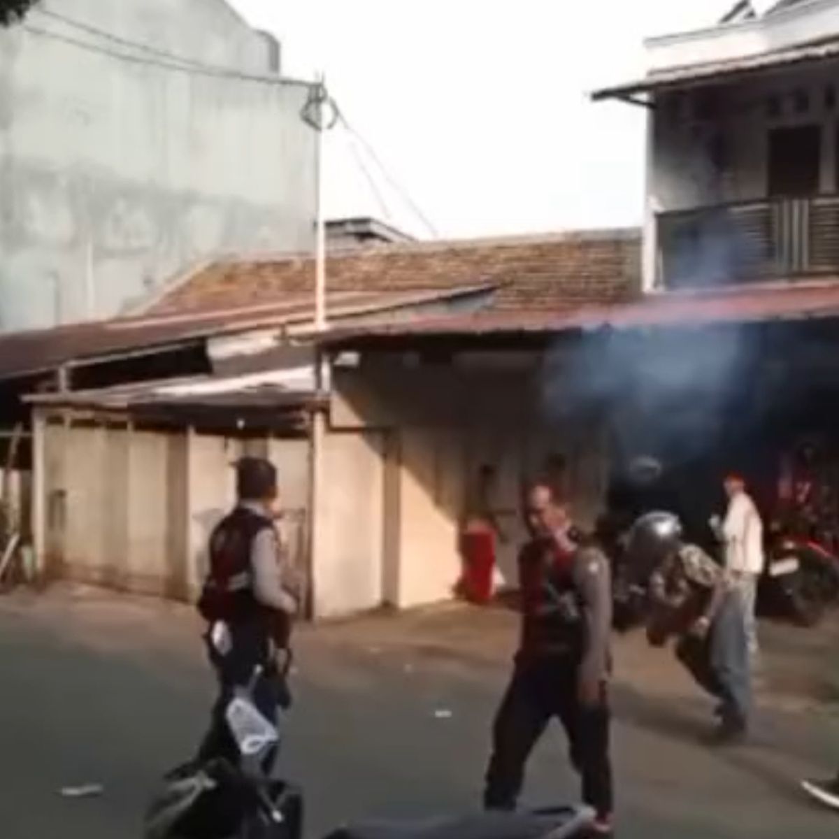 Matel Bentrok dengan Warga