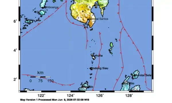 gelombang tsunami 18cm