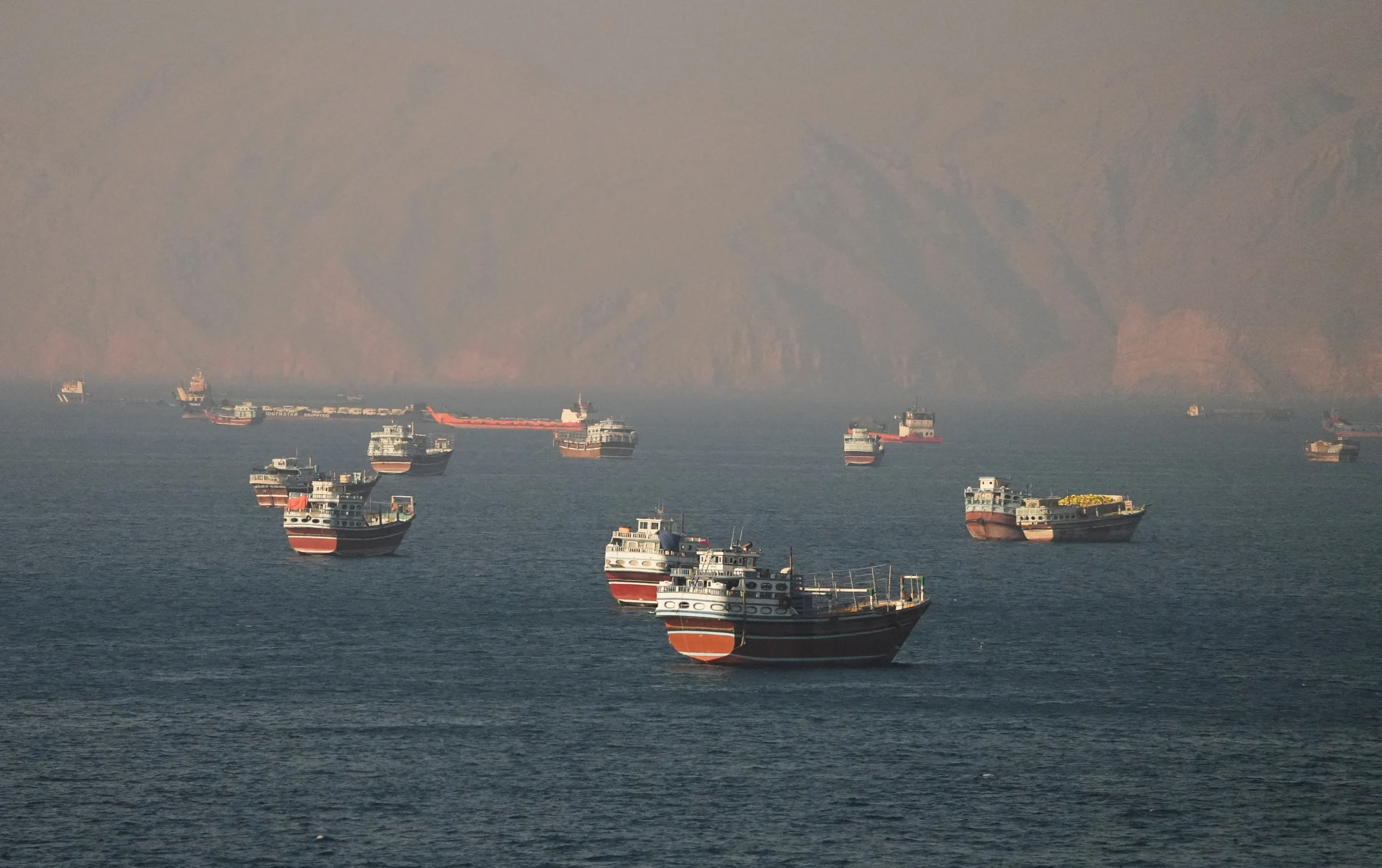 Iran Tutup Lagi Selat Hormuz Setelah Sempat Dibuka Pasca MoU Damai, IRGC dan Pemerintah Sipil Keluarkan Pernyataan Saling Bertentangan