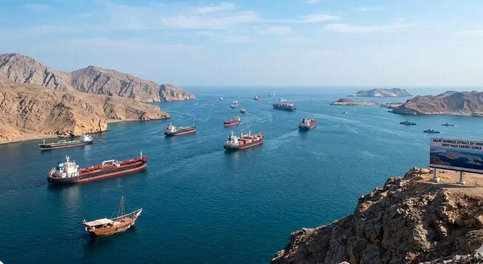 Iran Umumkan Penutupan Selat Hormuz untuk Semua Kapal Usai Serangan Baru AS, Harga Minyak Langsung Melonjak
