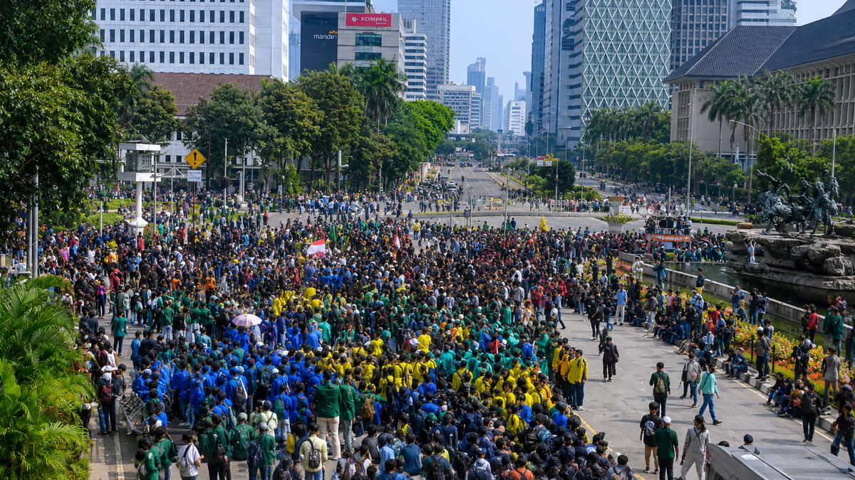 Reformasi Jilid II Bergema di Bundaran HI, BEM UI Turun ke Jalan Bawa Spanduk Indonesia Bangkrut dan Ultimatum 18 Hari untuk Prabowo