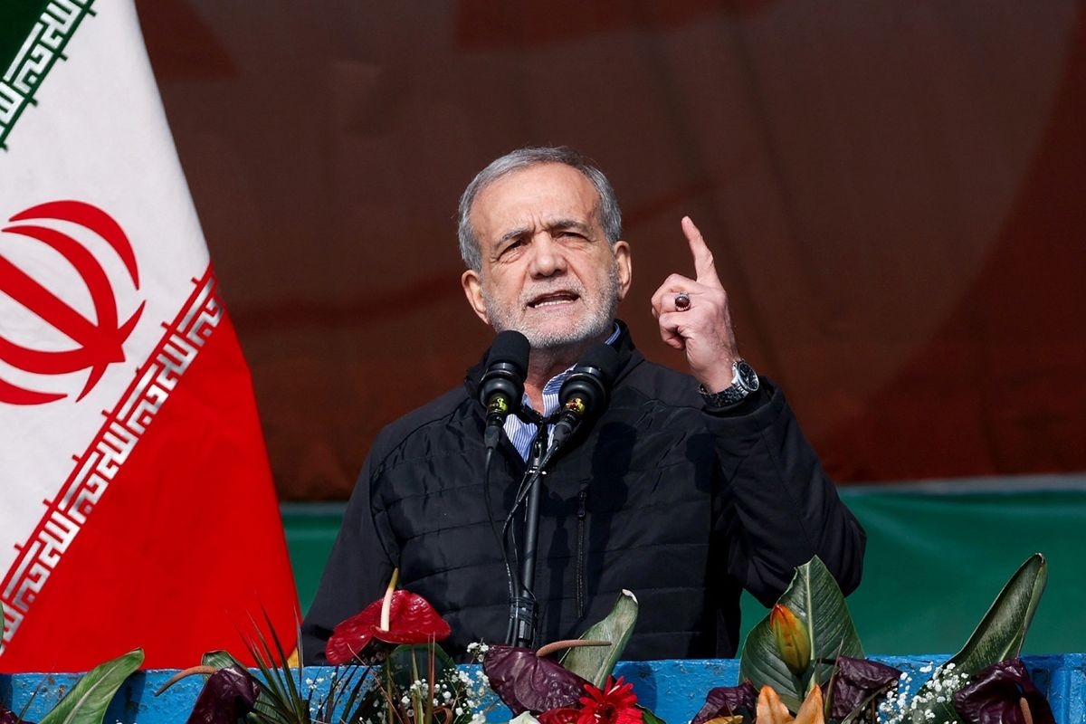 Skenario Politik dan Diplomasi Iran jika Masoud Pezeshkian Mundur, dari Junta IRGC hingga Runtuhnya Meja Perundingan