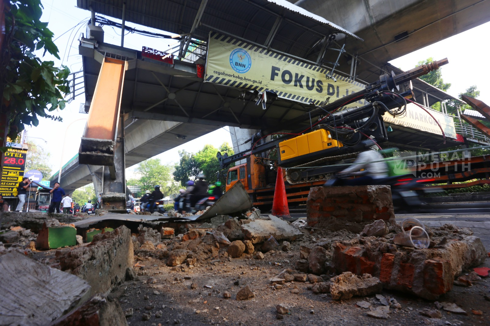 Kerugian JPO Tendean Miliaran Rupiah