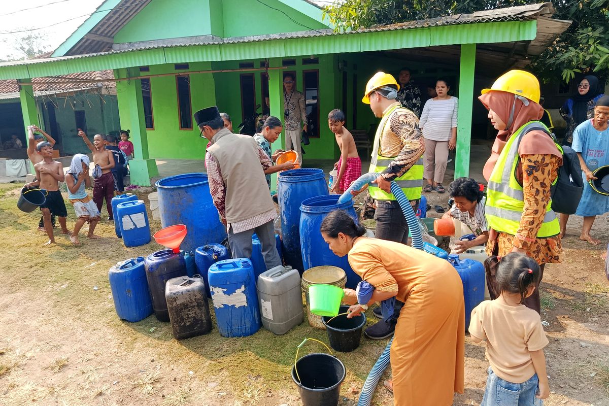 Warga Bekasi Dilanda Kekeringan